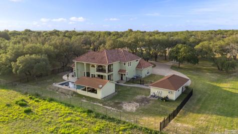 443 Rosewood Drive La Vernia TX 78121
