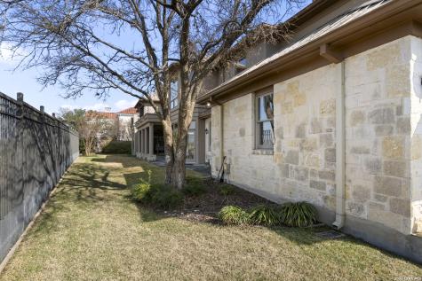 7 Oxford Hall San Antonio TX 78209
