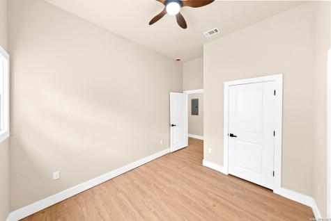 1122 N Pine Street San Antonio TX 78202