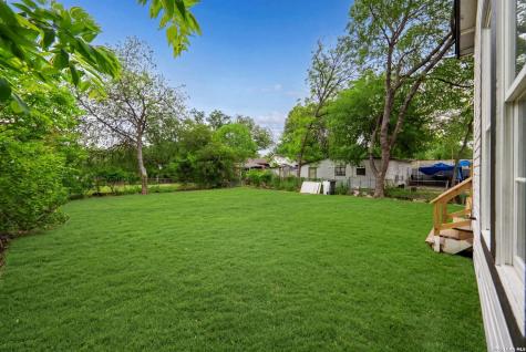1122 N Pine Street San Antonio TX 78202