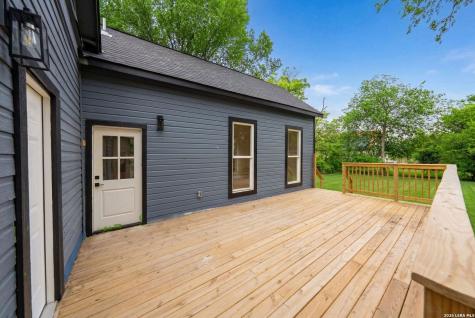 1122 N Pine Street San Antonio TX 78202