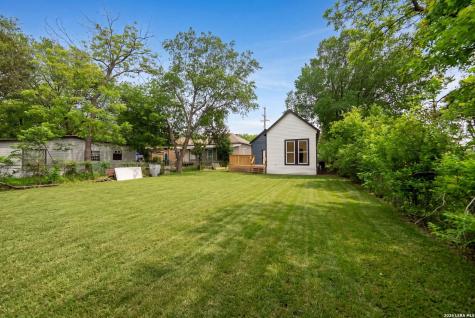 1122 N Pine Street San Antonio TX 78202
