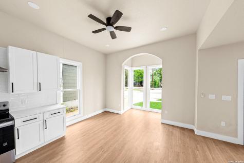 1122 N Pine Street San Antonio TX 78202