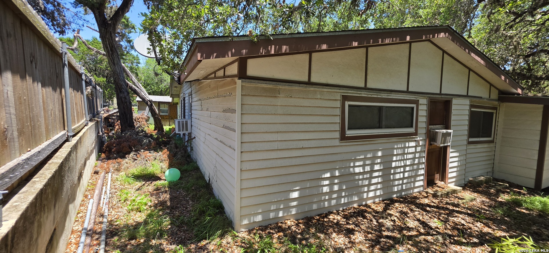223 Lookout Drive Lakehills TX 78063