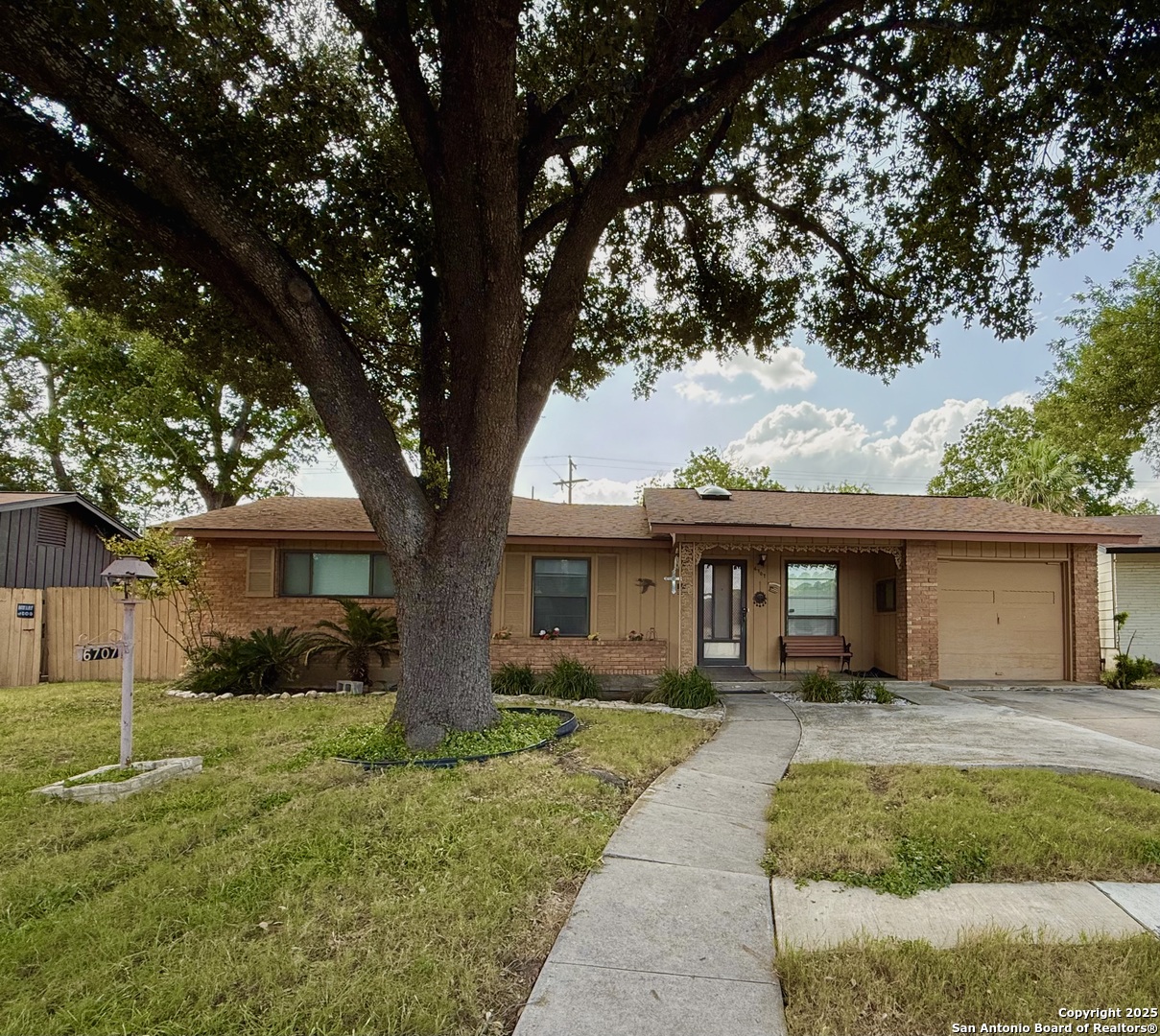 6707 Desilu Drive San Antonio TX 78240