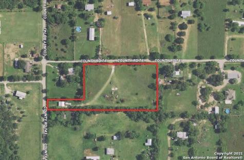 690 County Road 743 Yancey TX 78886