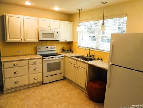 196 Whispering Oak Lane Lakehills TX 78063