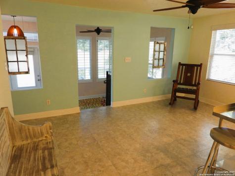 196 Whispering Oak Lane Lakehills TX 78063