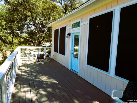 196 Whispering Oak Lane Lakehills TX 78063
