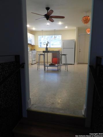 196 Whispering Oak Lane Lakehills TX 78063