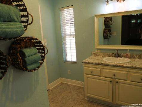 196 Whispering Oak Lane Lakehills TX 78063