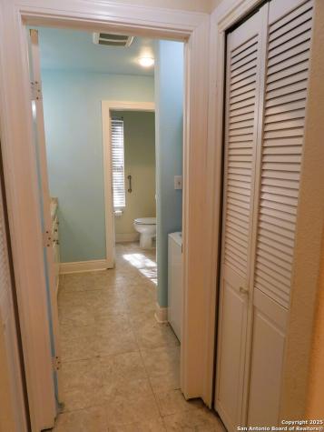 196 Whispering Oak Lane Lakehills TX 78063