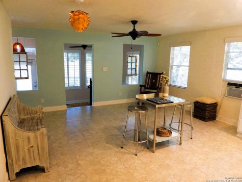 196 Whispering Oak Lane Lakehills TX 78063