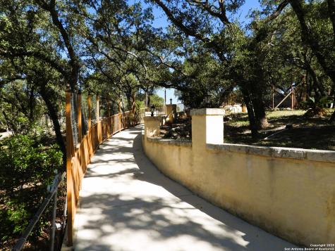 196 Whispering Oak Lane Lakehills TX 78063