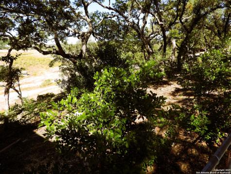 196 Whispering Oak Lane Lakehills TX 78063