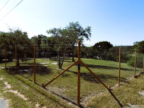 196 Whispering Oak Lane Lakehills TX 78063