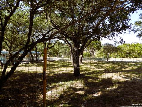 196 Whispering Oak Lane Lakehills TX 78063