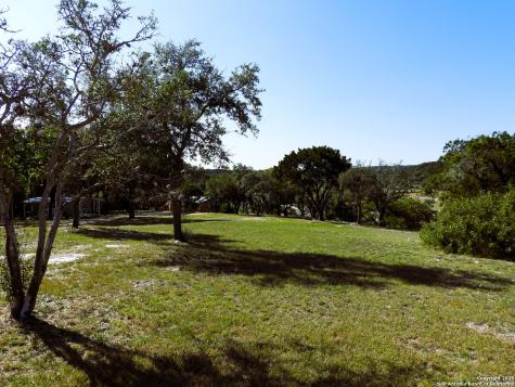 196 Whispering Oak Lane Lakehills TX 78063