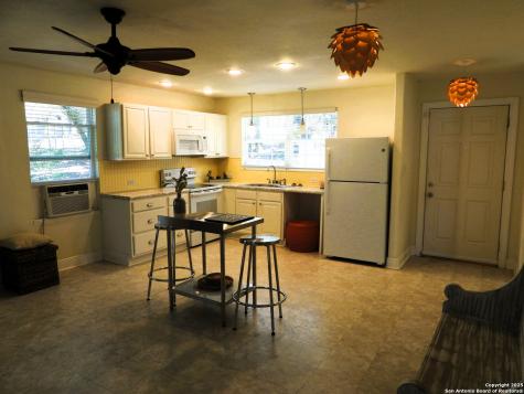 196 Whispering Oak Lane Lakehills TX 78063