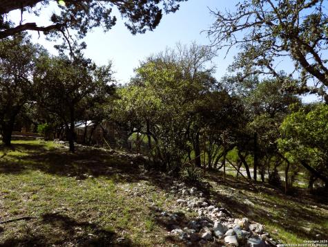 196 Whispering Oak Lane Lakehills TX 78063