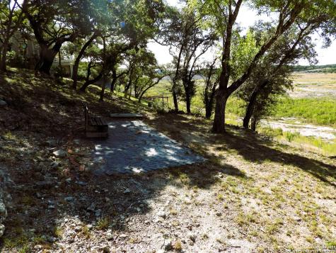 196 Whispering Oak Lane Lakehills TX 78063
