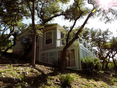 196 Whispering Oak Lane Lakehills TX 78063