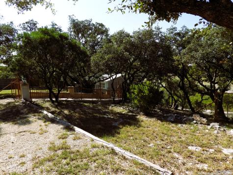 196 Whispering Oak Lane Lakehills TX 78063