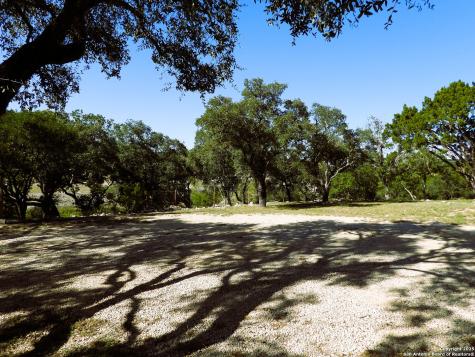 196 Whispering Oak Lane Lakehills TX 78063