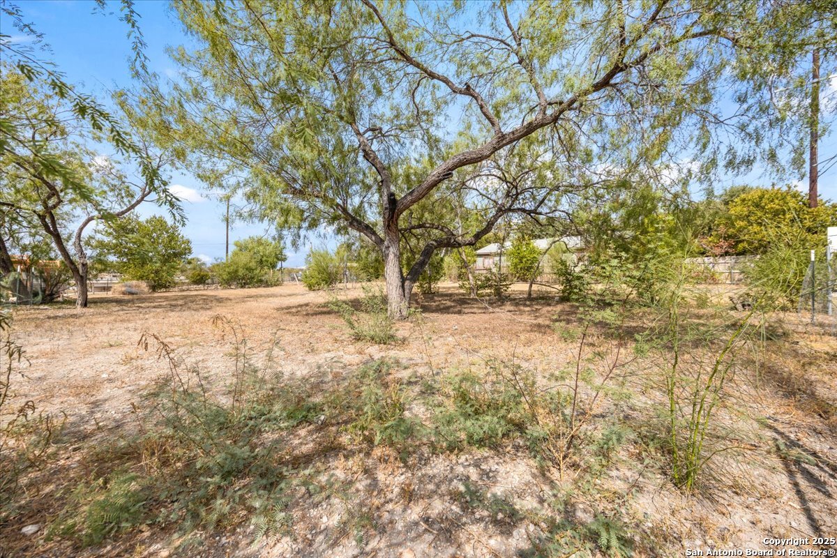 331 N San Ignacio San Antonio TX 78237