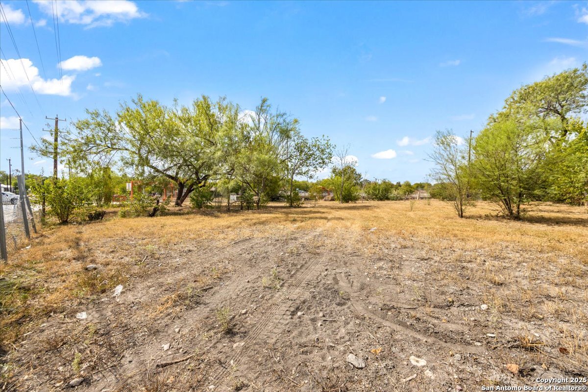 331 N San Ignacio San Antonio TX 78237