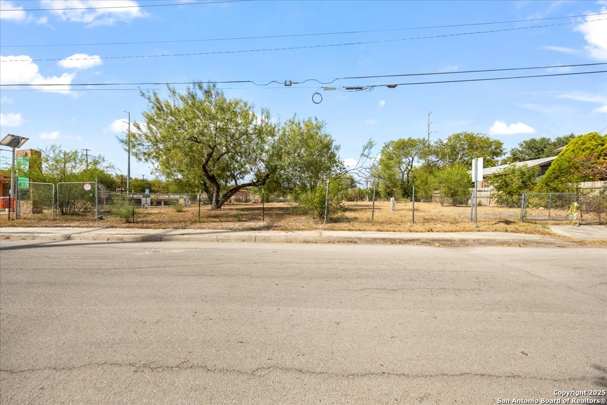 331 N San Ignacio San Antonio TX 78237