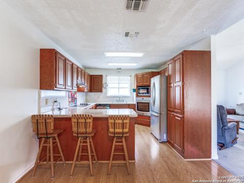 1026 Eagle Creek Drive Floresville TX 78114