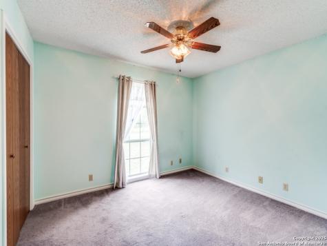 1026 Eagle Creek Drive Floresville TX 78114