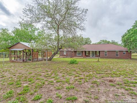 1026 Eagle Creek Drive Floresville TX 78114
