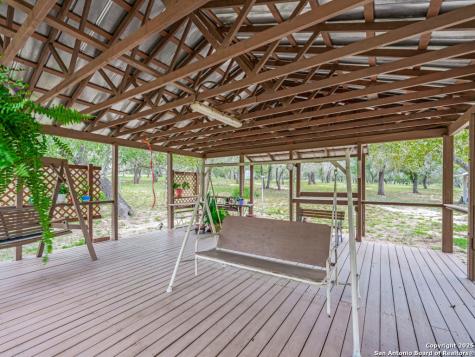 1026 Eagle Creek Drive Floresville TX 78114