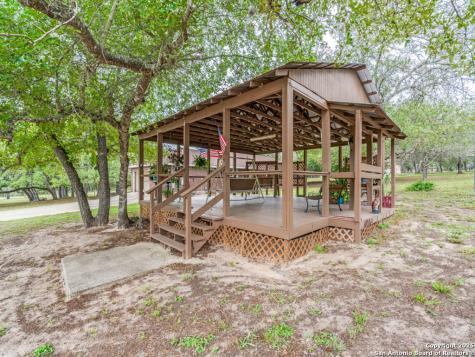1026 Eagle Creek Drive Floresville TX 78114