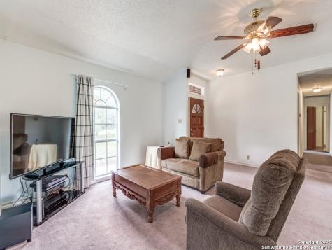 1026 Eagle Creek Drive Floresville TX 78114