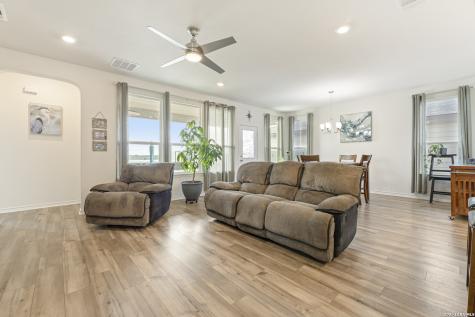 417 Cordova Crossing Seguin TX 78155