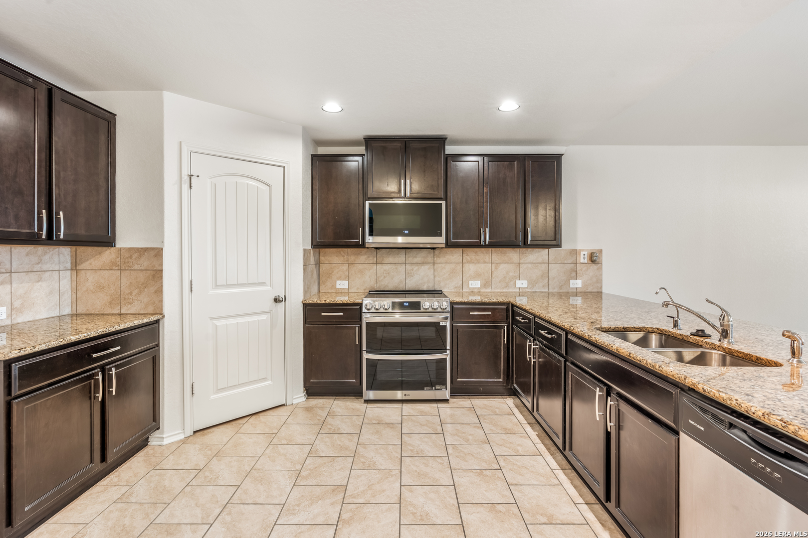 1803 Emerald Edge San Antonio TX 78245