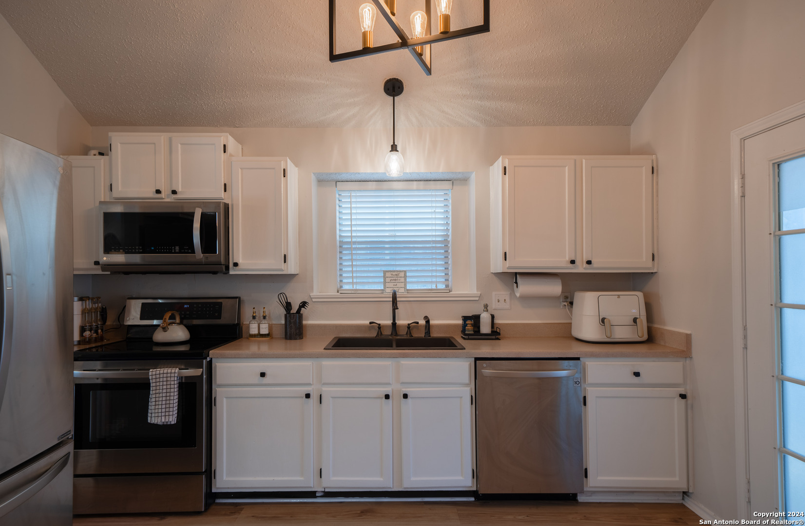 8027 Forest Bridge Live Oak TX 78233