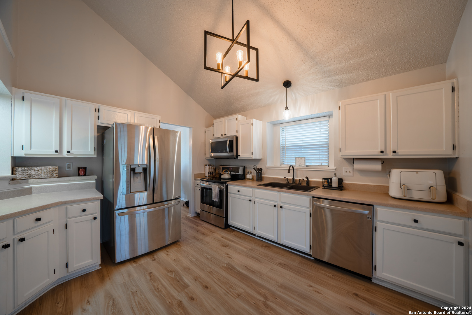 8027 Forest Bridge Live Oak TX 78233