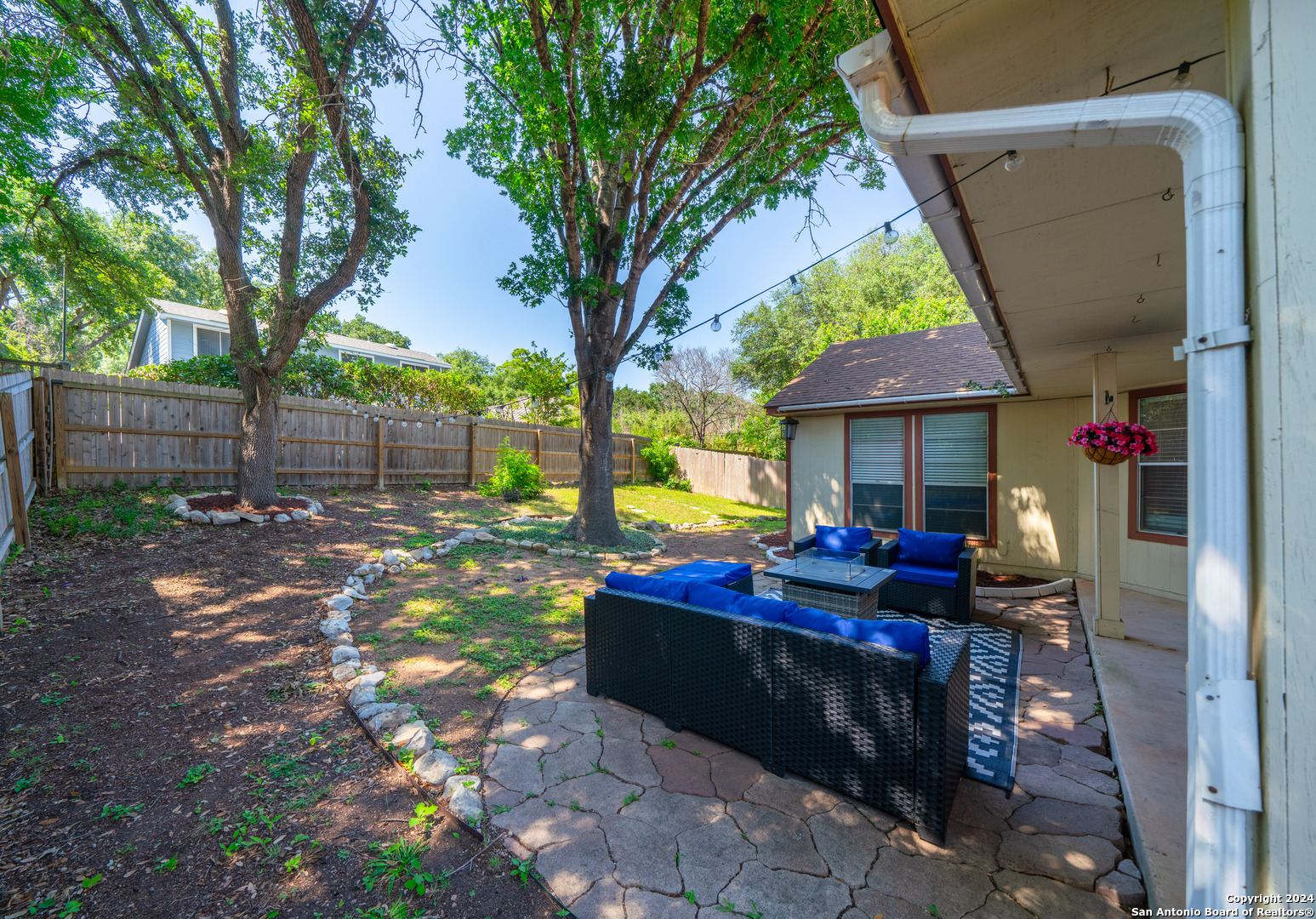 8027 Forest Bridge Live Oak TX 78233