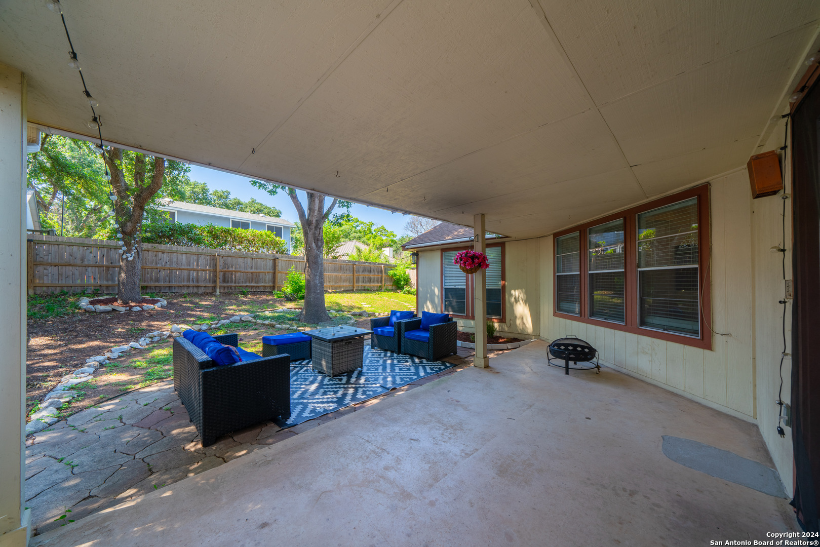 8027 Forest Bridge Live Oak TX 78233