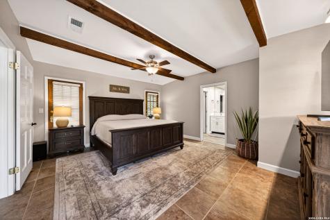 199 Lakeshore Drive S Bandera TX 78003