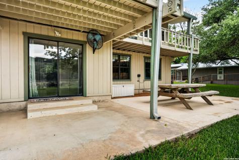 199 Lakeshore Drive S Bandera TX 78003