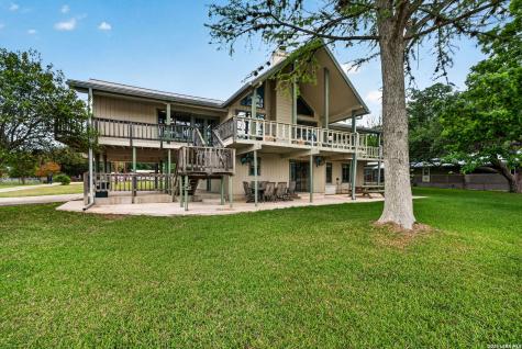 199 Lakeshore Drive S Bandera TX 78003