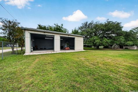 199 Lakeshore Drive S Bandera TX 78003