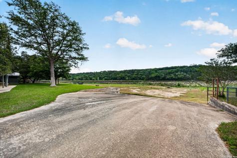 199 Lakeshore Drive S Bandera TX 78003