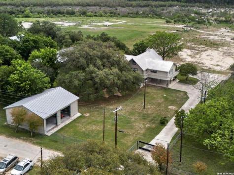 199 Lakeshore Drive S Bandera TX 78003