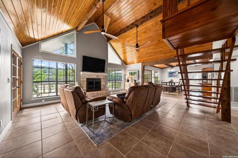 199 Lakeshore Drive S Bandera TX 78003